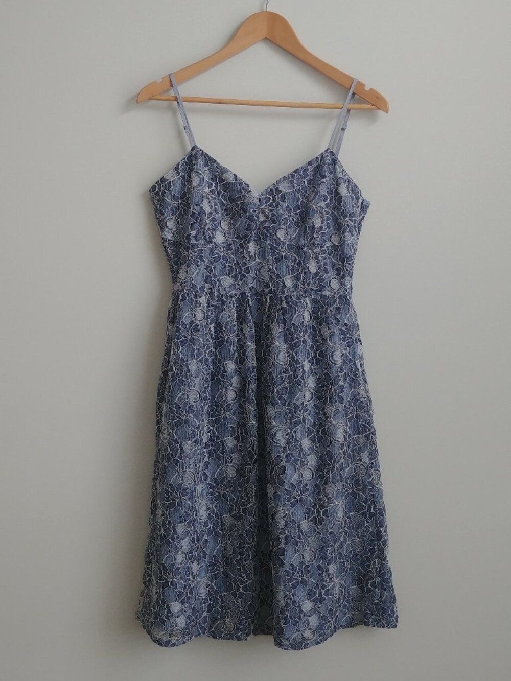 Jack BB Dakota blue lace spaghetti strap midi dress size 6